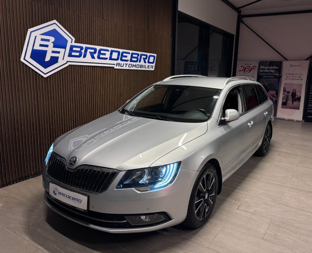 Skoda Superb TSi 160 Elegance Combi DSG